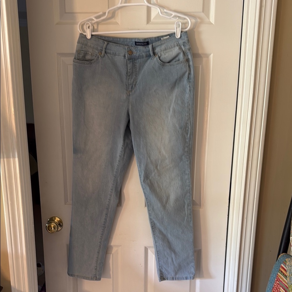 Bandolino Blue Straight Leg Jeans Classic Style